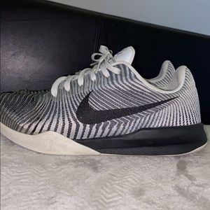 nike kobe mentality size 9.5